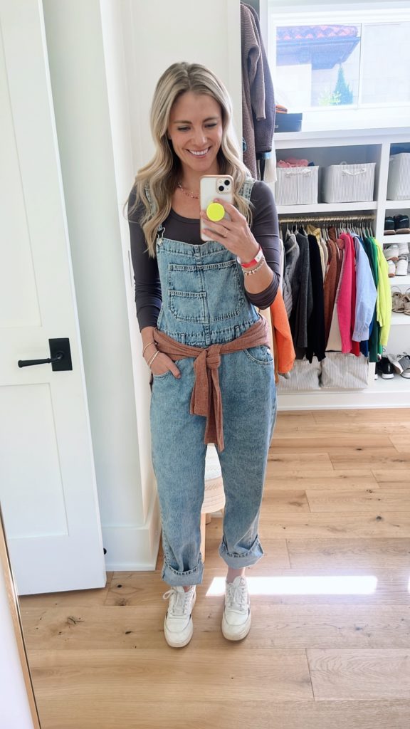 Strawberry picking otufit