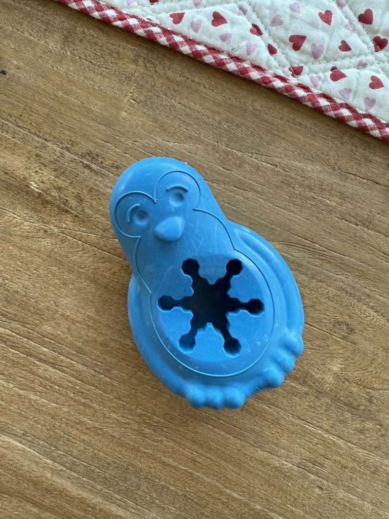 chilly penguin dog toy