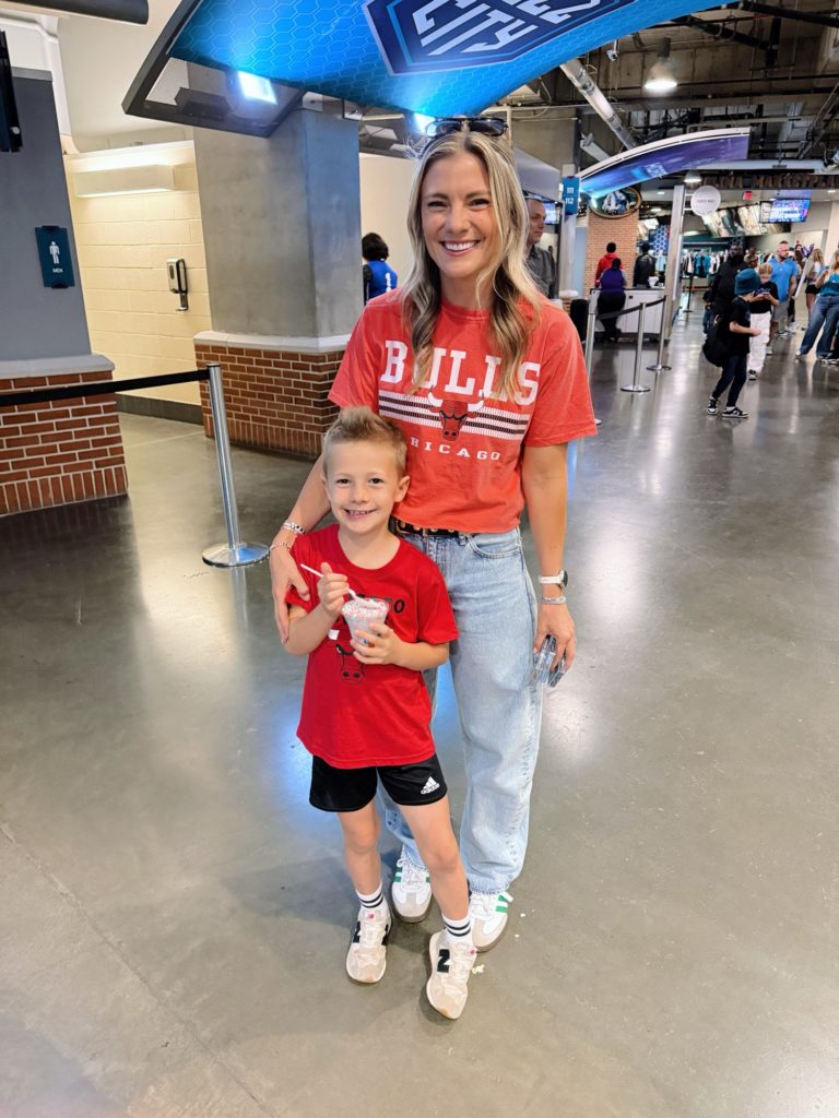 julie ryder Charlotte Hornets vs. Chicago Bulls