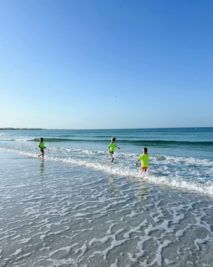siesta beach with kids