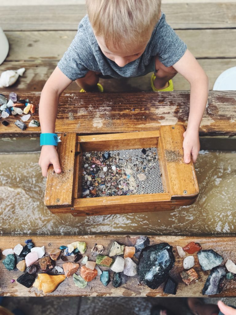 jellystone gem mining jellystone gem mining