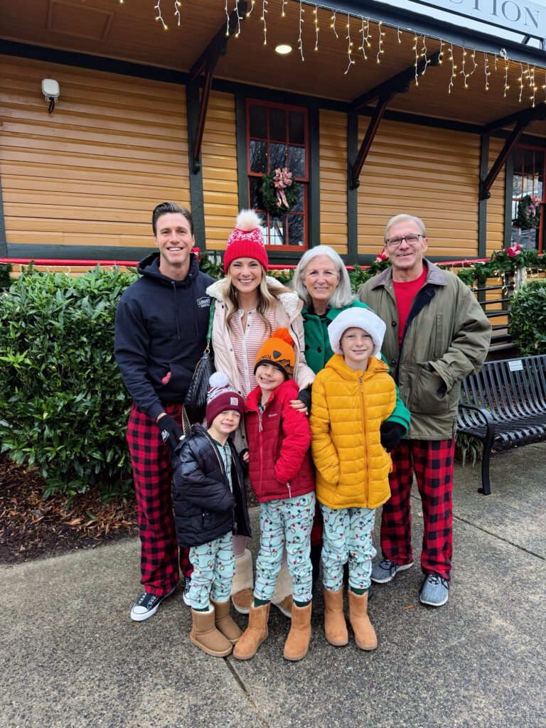 Polar Express Mae Pop Chase Ryder Rhett Ryan Julie